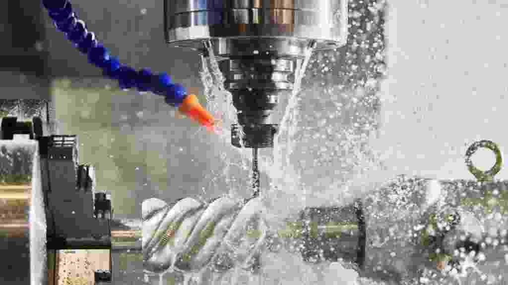 Cnc,Milling,Machine,Work.,Coolant,And,Lubrication,In,Gear,Metalwork