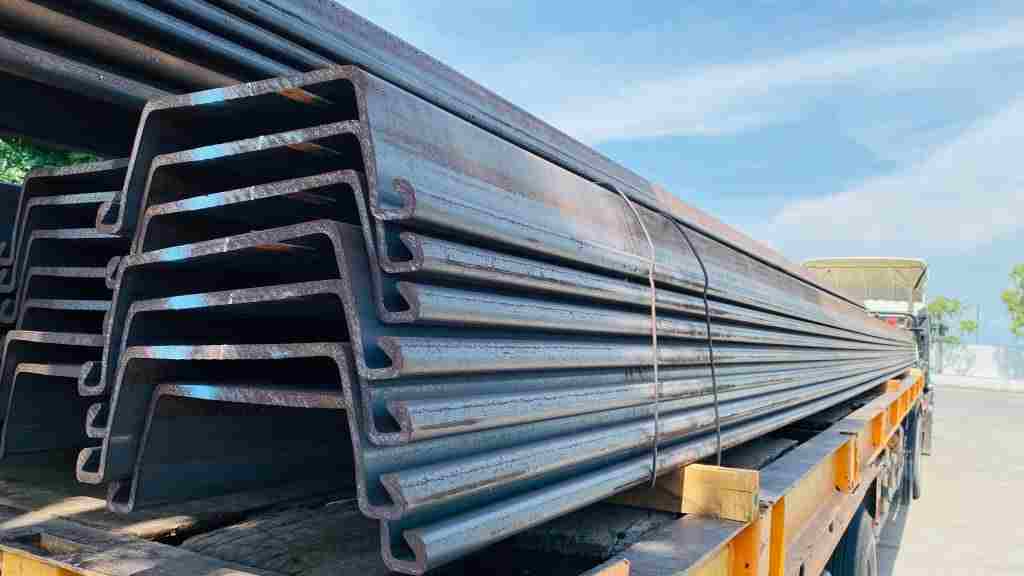 Prepare,Sheet,Pile,For,Retaining,Wall
